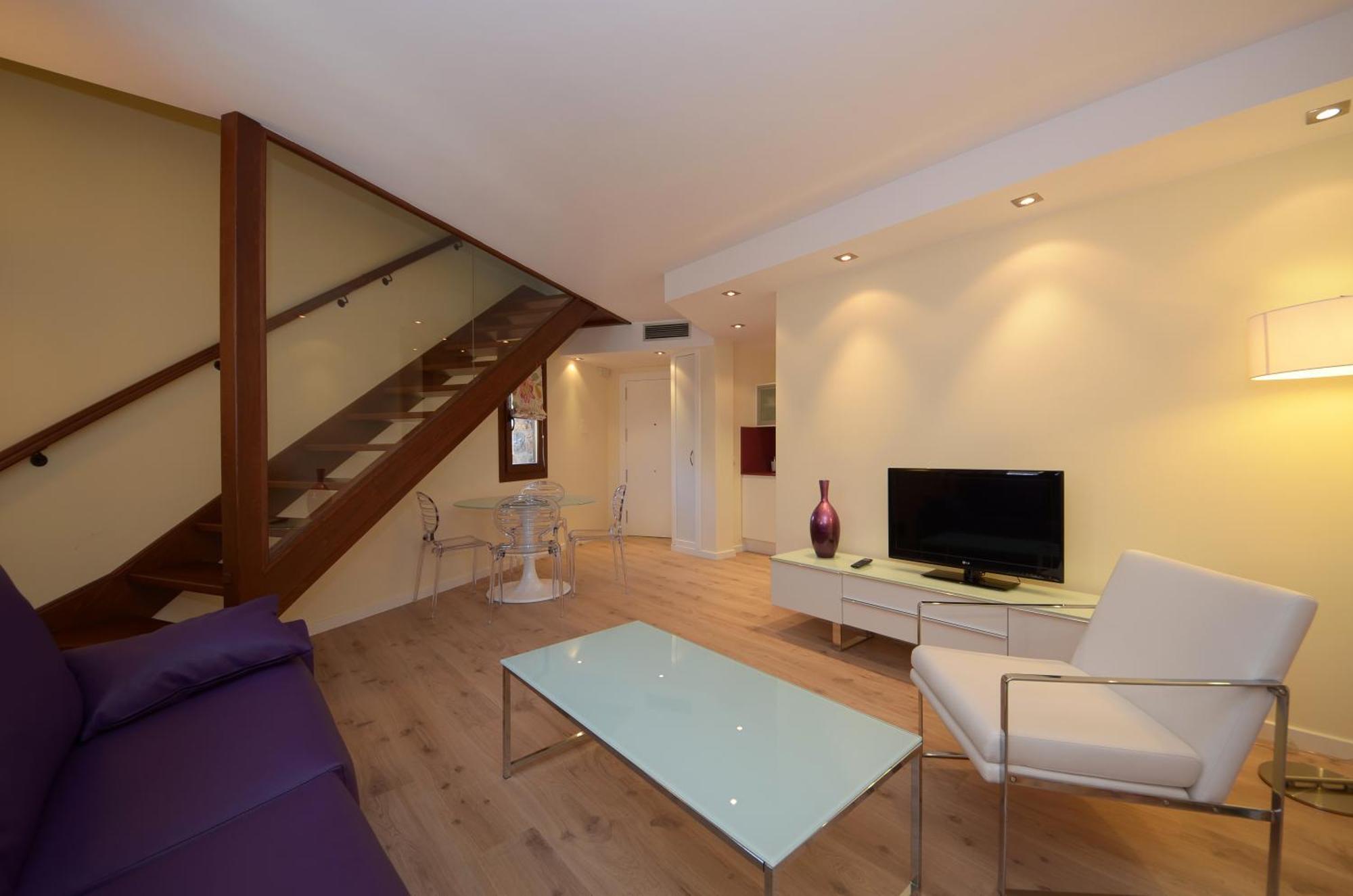 Apartamentos El Palacete De אינסה מראה חיצוני תמונה