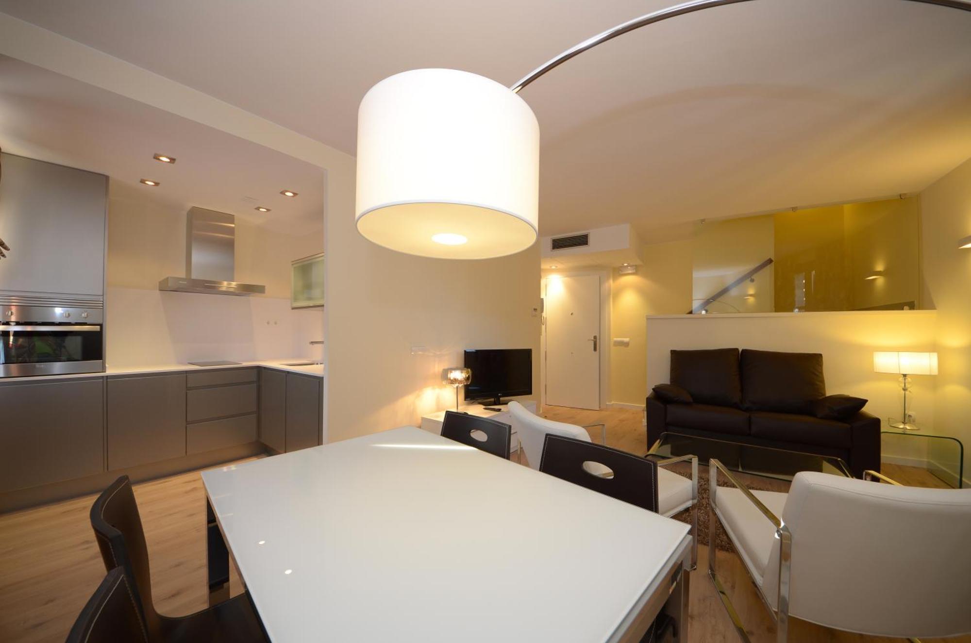 Apartamentos El Palacete De אינסה מראה חיצוני תמונה