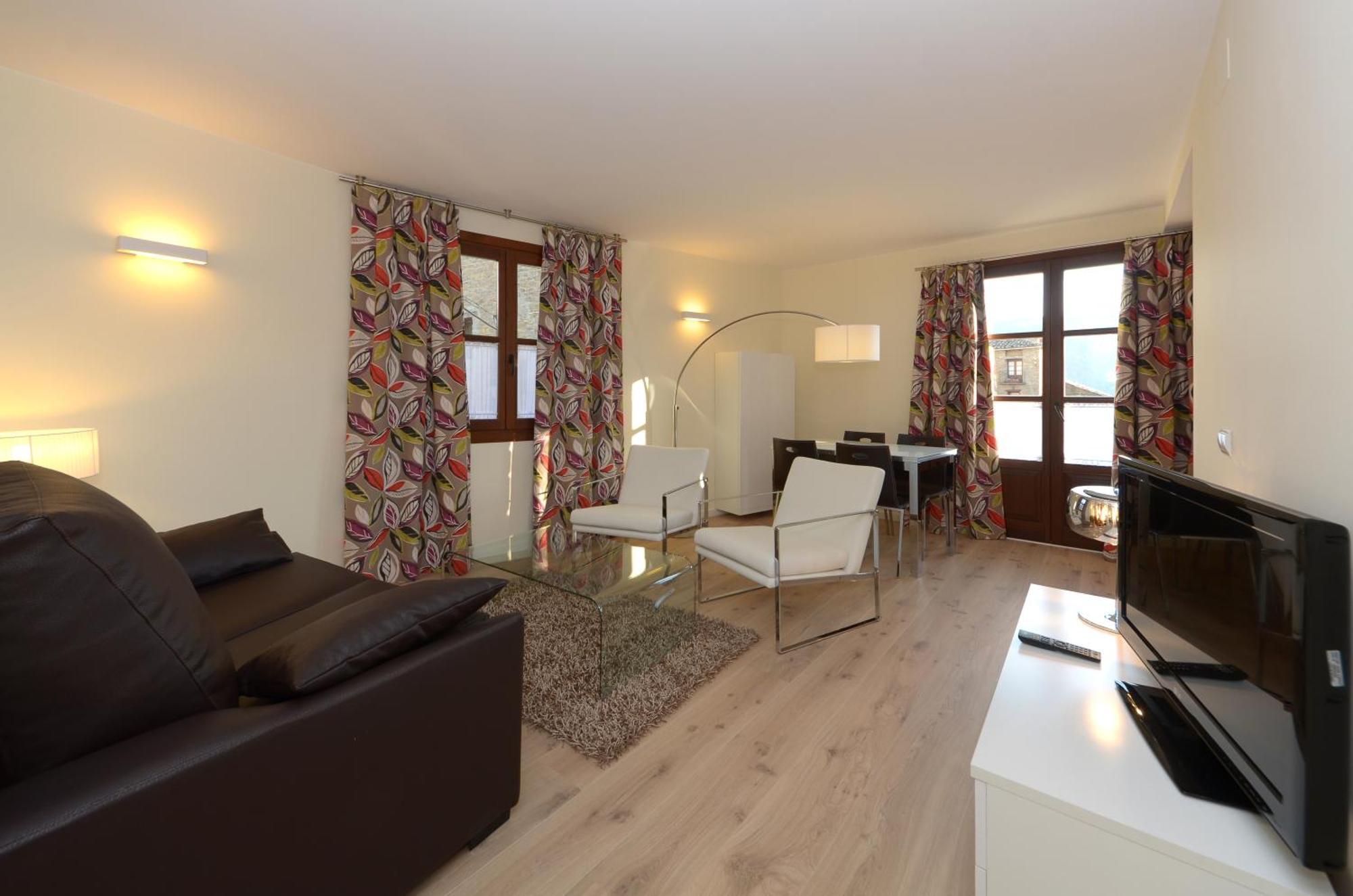 Apartamentos El Palacete De אינסה מראה חיצוני תמונה